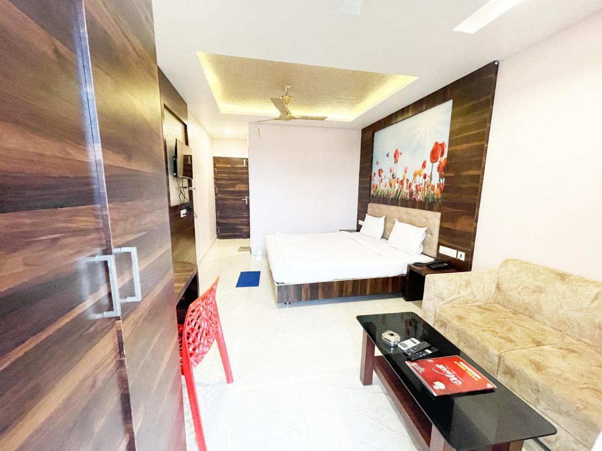 Shree Ganesh Hotel ปูรี ภายนอก รูปภาพ